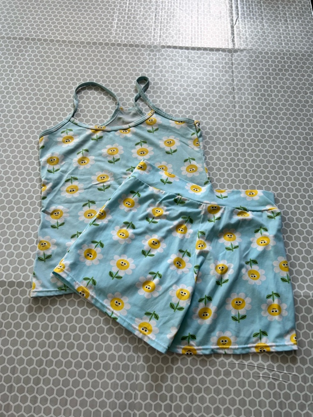 Blue Floral Daisy Tank and Shorts  Set Size 7/8